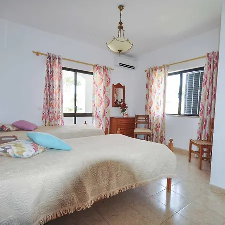 Viegas Hotel *